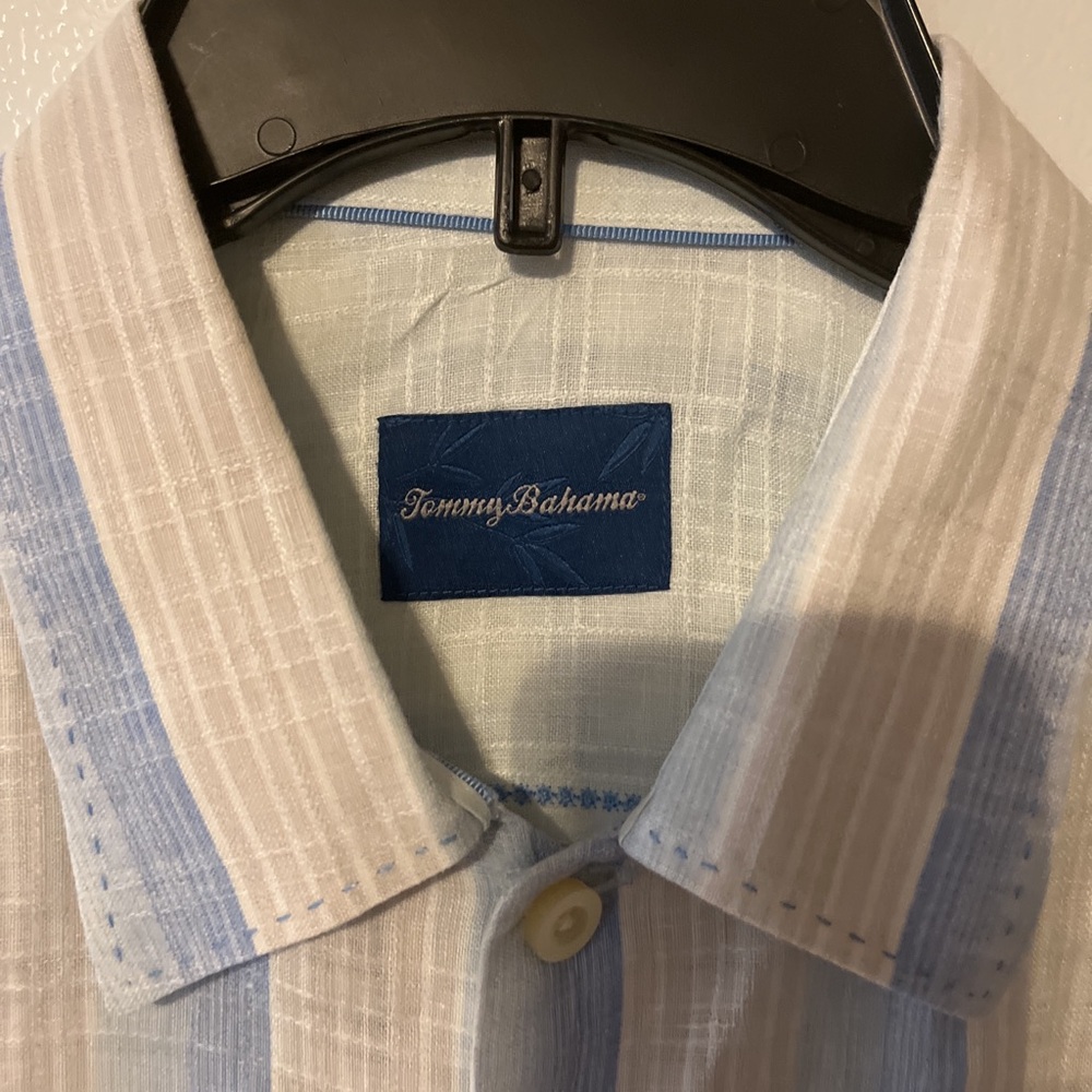 Tommy Bahama Men's Cream and Blue‎ Striped Button Down Shirt linen - Picture 8 of 8